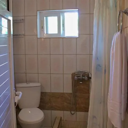 Yianni's House بلاتامونيس